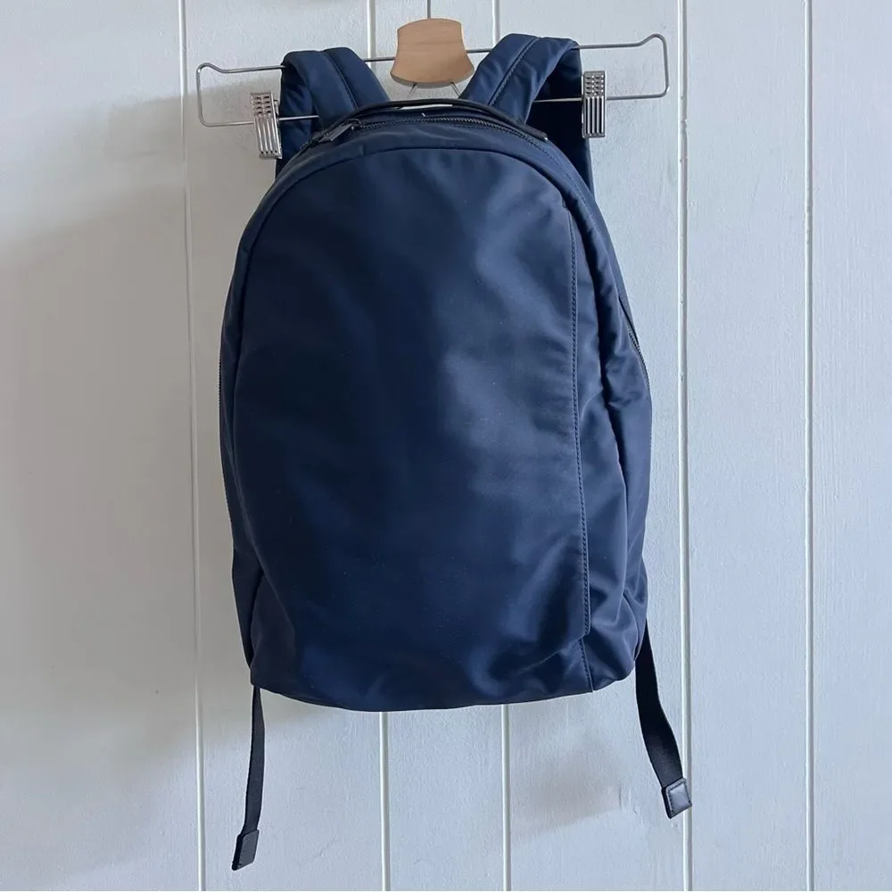 Away The Daypack in Navy blue